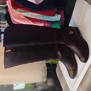 Brown knee high leather boots size 10w new in the box